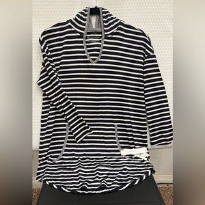 NEW!! TByTalbot’s Women's Striped LongSleeve Navy/White Top w/ Hood - SizePetite